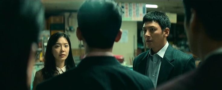 Gi cheul, Eui Jung ve jun mo'nun İlk Karşılaştıkları Sahne. Burada Joon Mo ikilinin geçmişi olduğunu öğreniyor